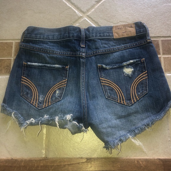 Hollister Dark Wash Shorts - Picture 3 of 3